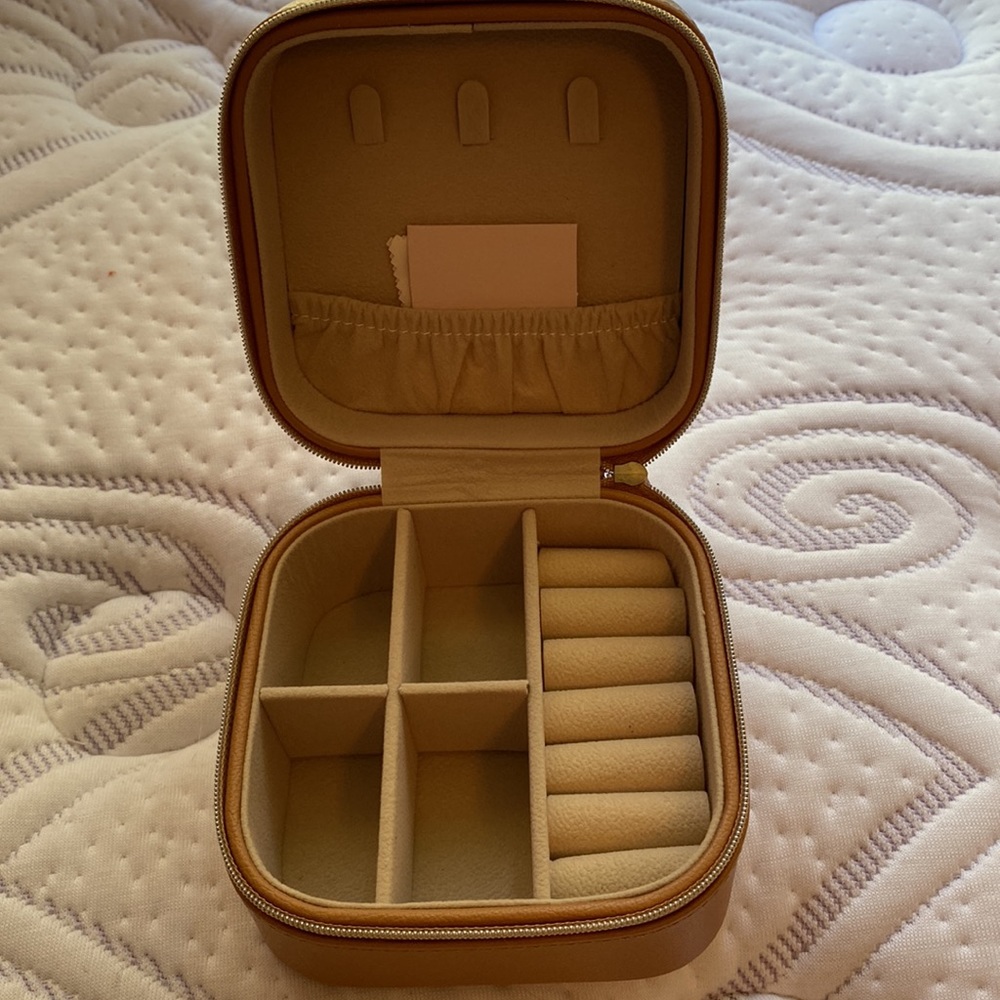 Samara Travel Jewelry Case in Beige